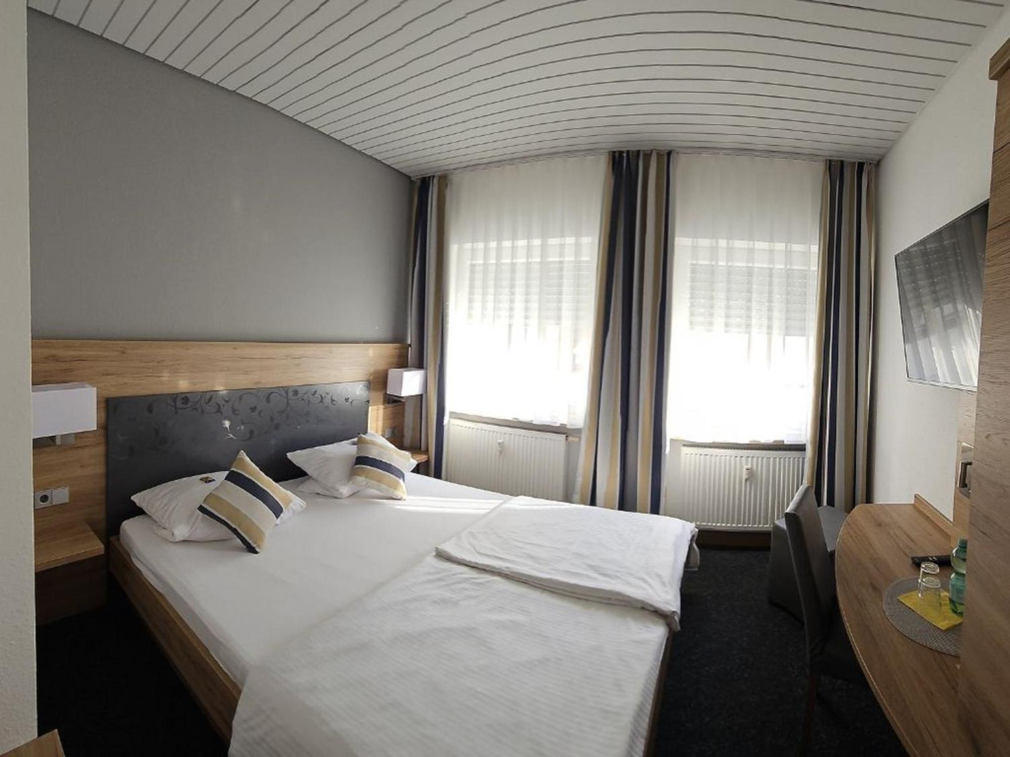 Hotel Hirsch Günzburg Екстериор снимка